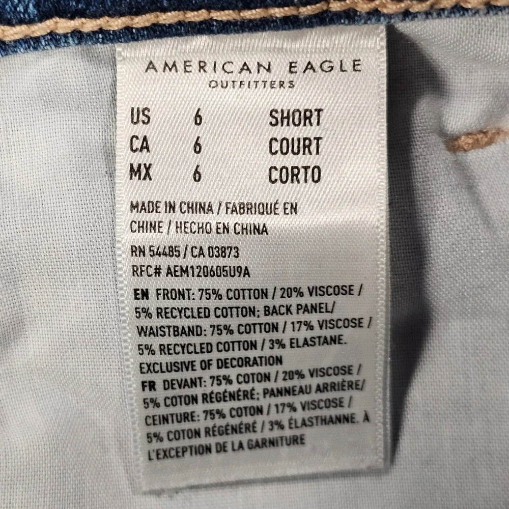 American Eagle Strigid Mom Jeans Womens 6 Short Distressed Ripped Crop Denim